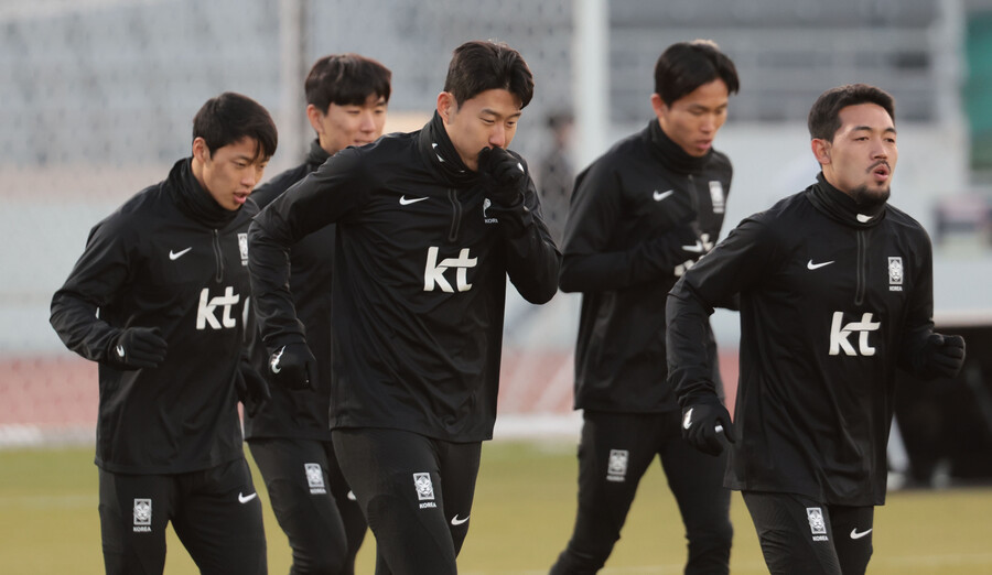 ▲ 축구대표팀이 13일 목동종합운동장에서 훈련에 나섰다. ⓒ연합뉴스