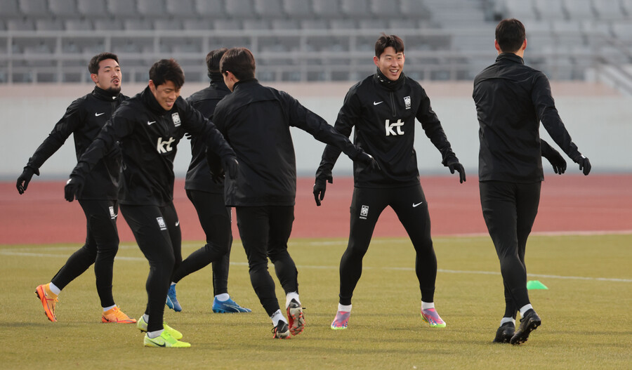 ▲ 축구대표팀이 13일 목동종합운동장에서 훈련에 나섰다. ⓒ연합뉴스