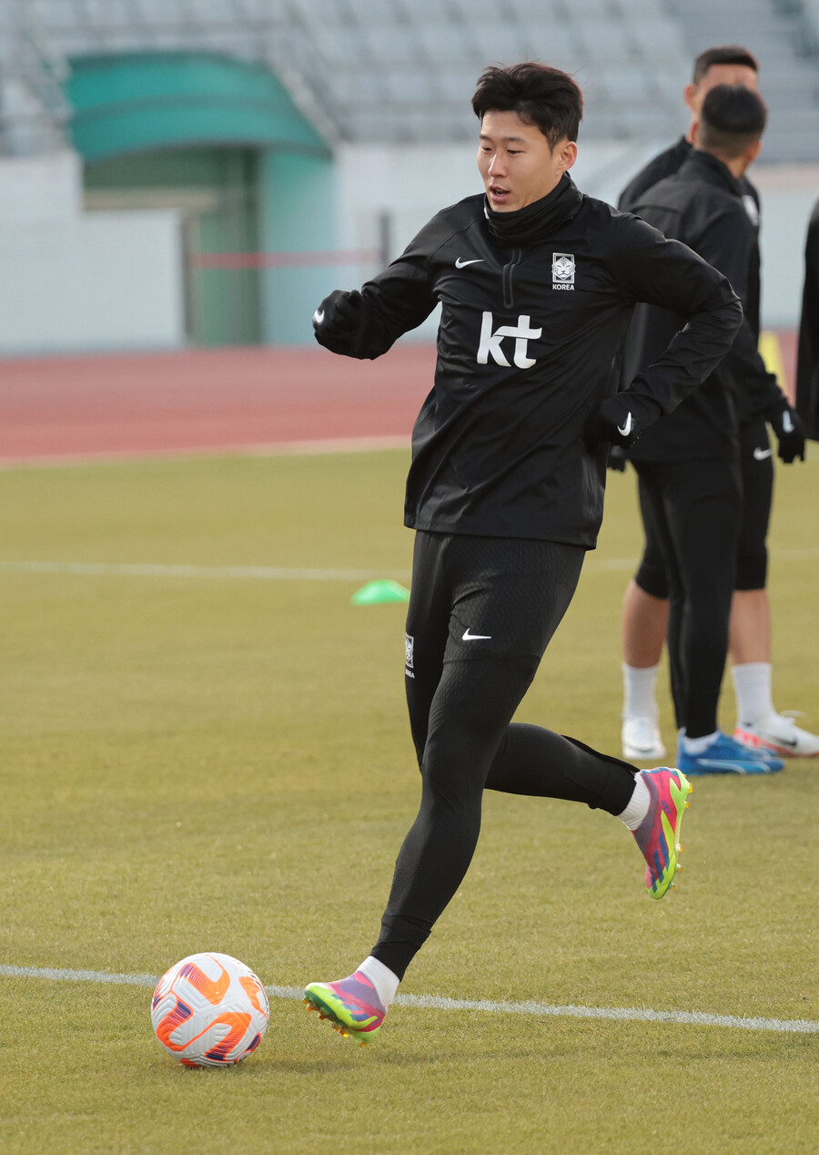 ▲ 손흥민, 황희찬 등 축구대표팀이 13일 목동종합운동장에 모여 훈련했다. ⓒ연합뉴스