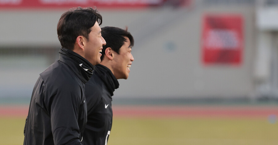 ▲ 손흥민, 황희찬 등 축구대표팀이 13일 목동종합운동장에 모여 훈련했다. ⓒ연합뉴스