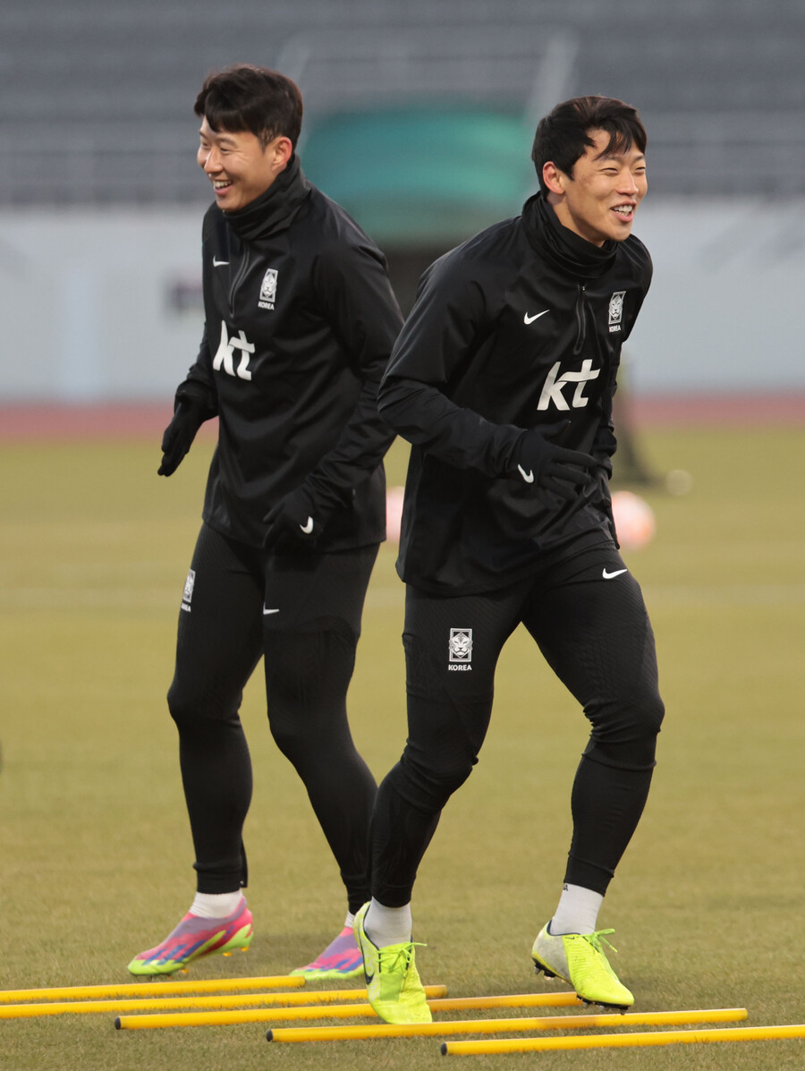 ▲ 축구대표팀에서 밝게 재회한 손흥민과 황희찬. ⓒ연합뉴스