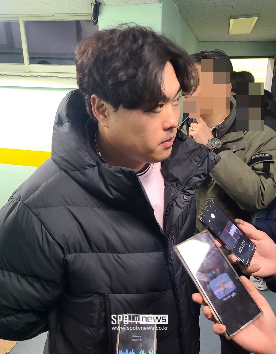 ▲ 취재에 응한 류현진 ⓒ 잠실, 김민경 기자