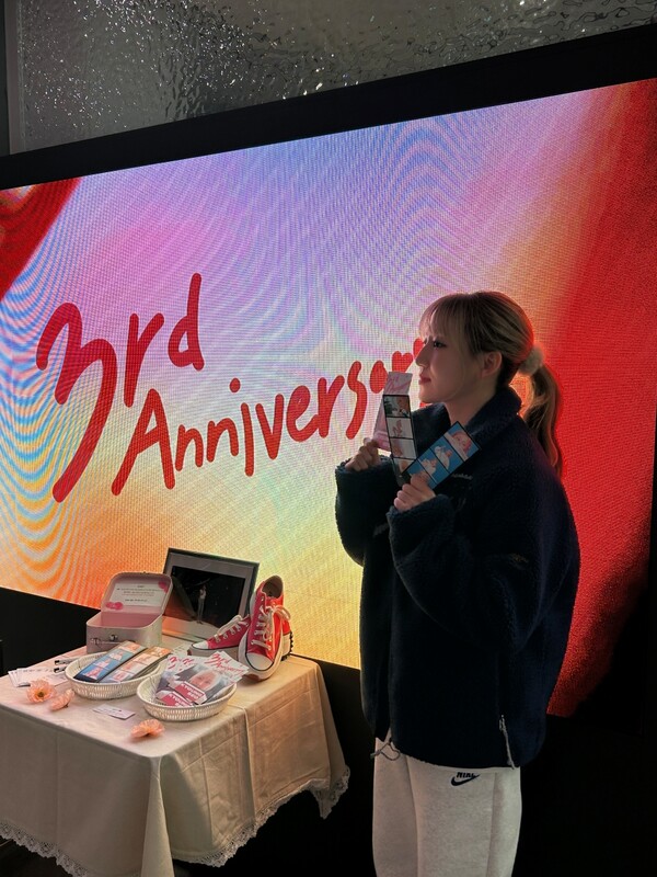 '데뷔 3주년' 경서, 직접 꾸민 카페 오픈…“초심 잃지 않고 좋은 영향 끼치겠다”