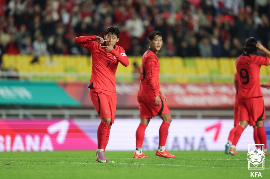 ▲ 한국은 16일 서울 상암월드컵경기장에서 싱가포르를 상대로 2026 국제축구연맹(FIFA) 북중미 월드컵 2차 예선 첫 경기에 나선다. ⓒ대한축구협회