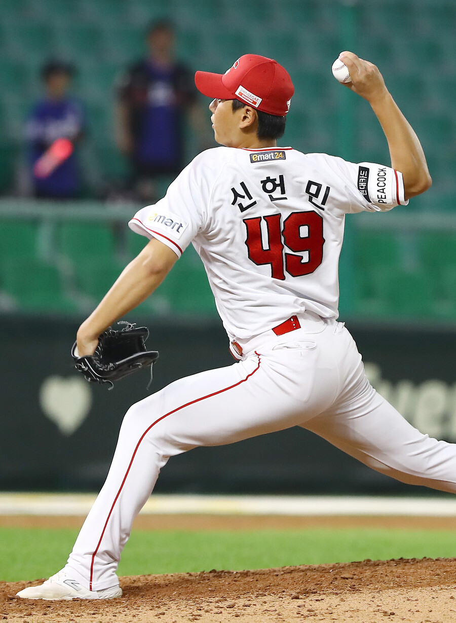 ▲ 2024년 SSG 마운드의 기대주인 신헌민 ⓒSSG랜더스