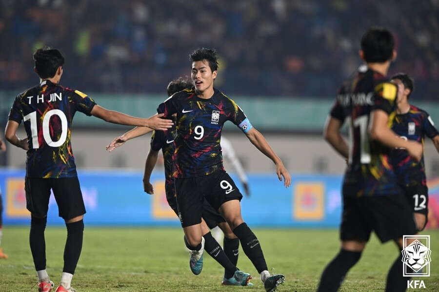 16년 만에 16강 좌절+사상 첫 전패 탈락…변성환호, 부르키나파소에도 1-2 패배 [U-17 월드컵]