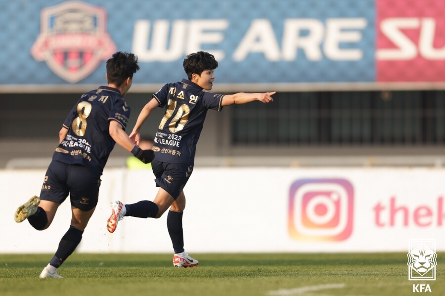 '역시 승부사 지소연' 수원FC 위민, 현대제철에 3-1 역전승…챔프 1차전 잡았다