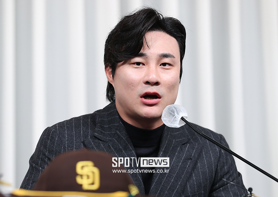 한국 최초 골드글러버 김하성 "2루수보다 유틸리티 수상 원했다…다음 메이저리거는 김혜성 아닐까"(일문일답)