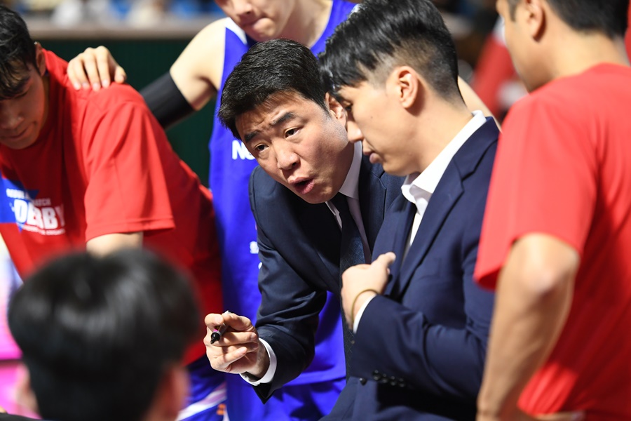 ▲ 서울 SK 전희철 감독(위)과 서울 삼성 은희석 감독 ⓒ KBL