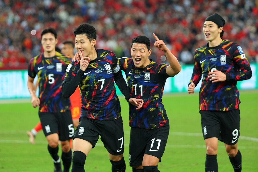 ▲ 중국에 3-0으로 이긴 축구대표팀, 위르겐 클린스만 감독은 선수들의 자율성을 존중하고 있다. 손흥민, 이강인, 황희찬 등은 무한 위치 변화를 보여줬다.  ⓒ연합뉴스