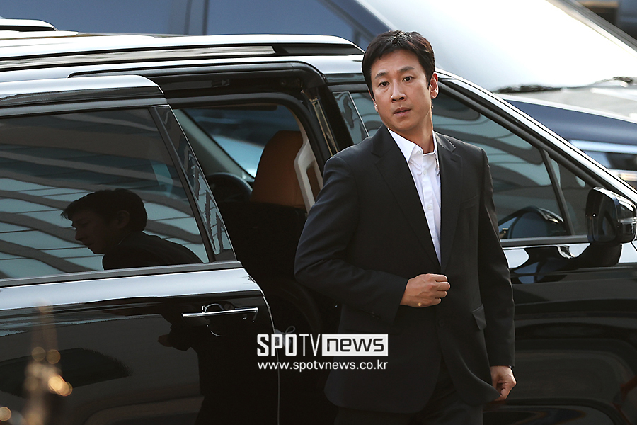이선균, 머리털‧다리털→겨드랑이털 뽑혔다 "2차 정밀감정"[종합]
