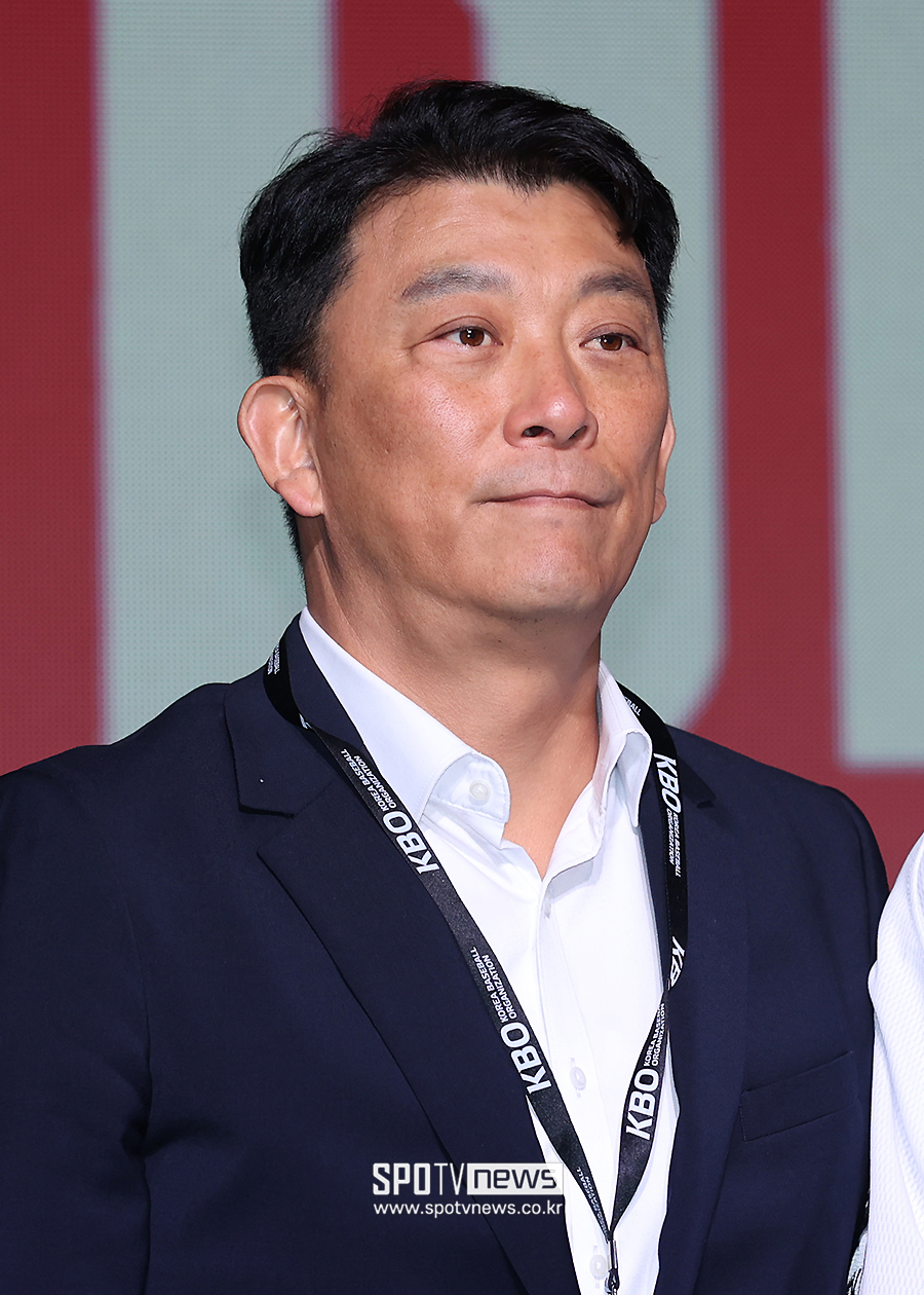 김강민 유출이 결정타, 김성용 단장 1년 만에 경질…SSG 논란 끊이지 않네