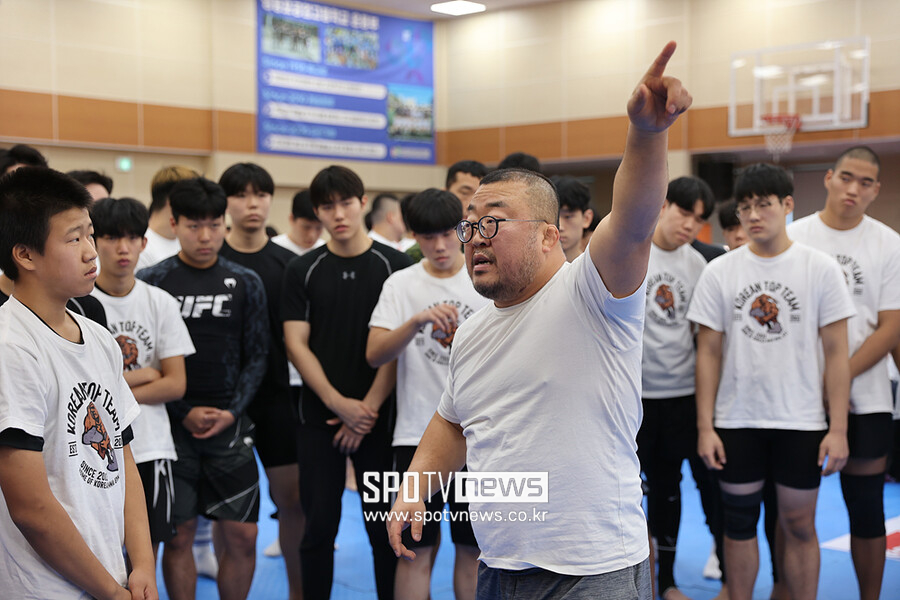 [포토S] KTT 리더의 열정적인 지도