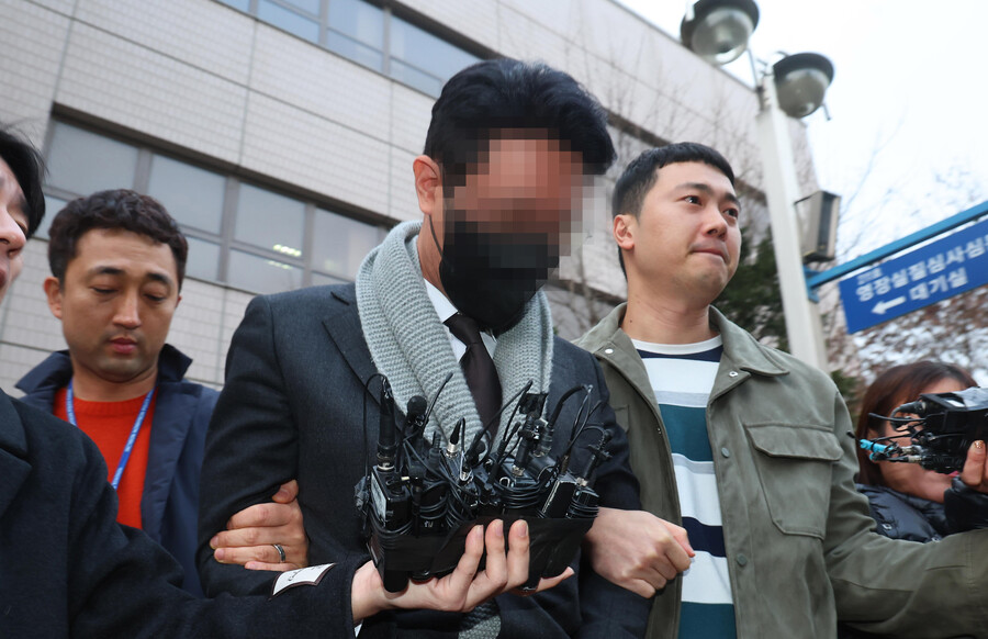 ▲ 유흥주점 실장을 통해 배우 이선균 씨에게 마약을 공급한 혐의를 받는 현직 의사 A씨.ⓒ연합뉴스