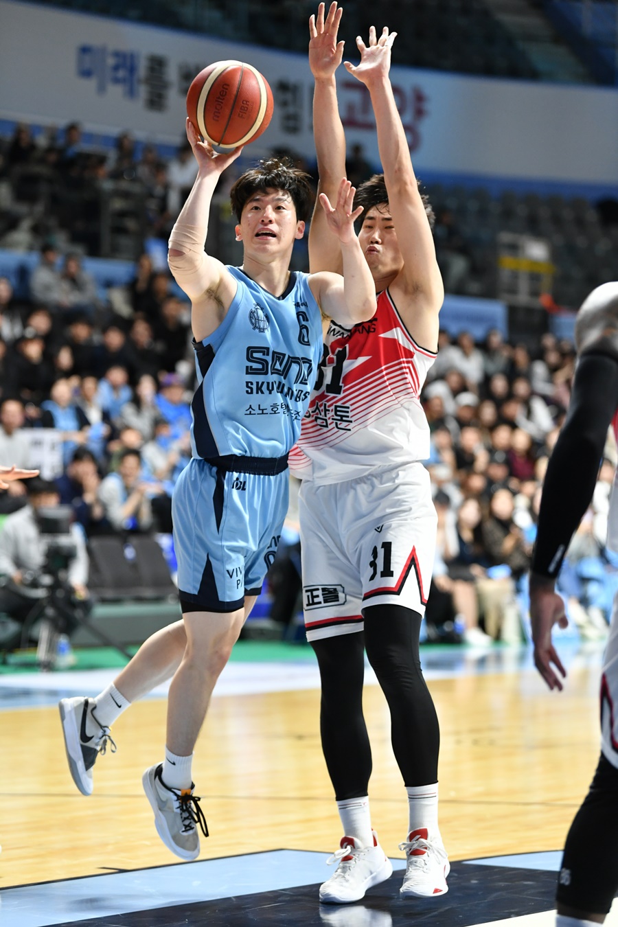▲ 이정현(왼쪽) ⓒ KBL