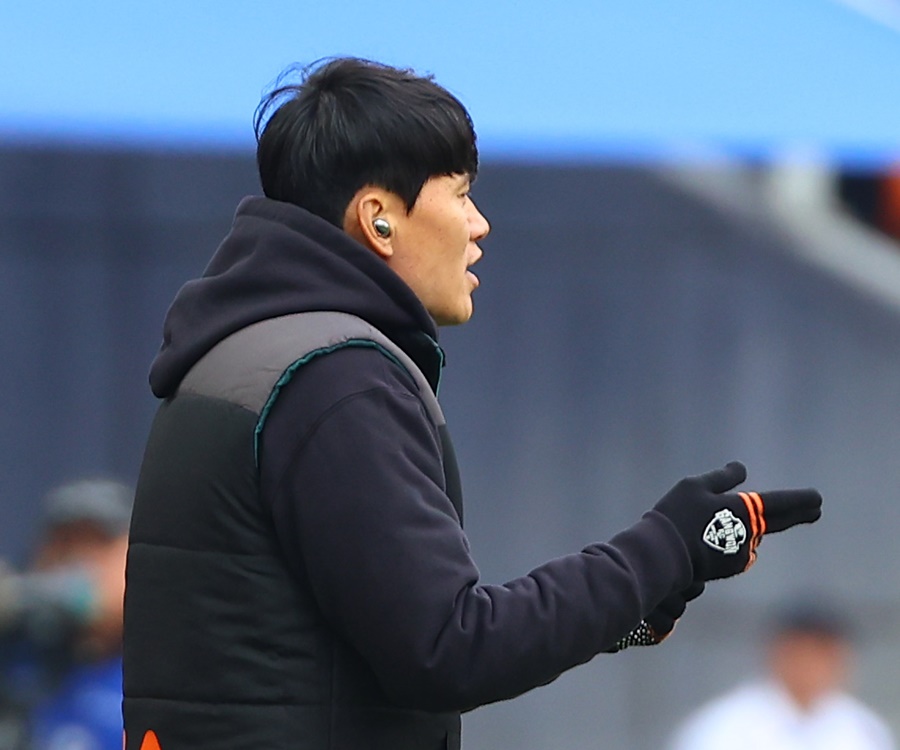 ▲ 2일 경기도 수원월드컵경기장에서 열린 프로축구 하나원큐 K리그1 2023 마지막 38라운드 수원 삼성와 강원FC 경기 ⓒ 연합뉴스