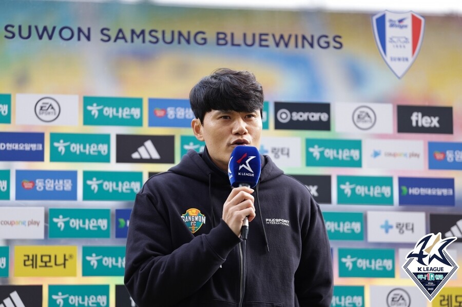 ▲ 2일 경기도 수원월드컵경기장에서 열린 프로축구 하나원큐 K리그1 2023 마지막 38라운드 수원 삼성와 강원FC 경기 ⓒ 한국프로축구연맹