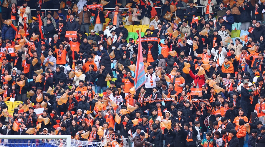 ▲ 2일 경기도 수원월드컵경기장에서 열린 프로축구 하나원큐 K리그1 2023 마지막 38라운드 수원 삼성와 강원FC 경기 ⓒ 연합뉴스