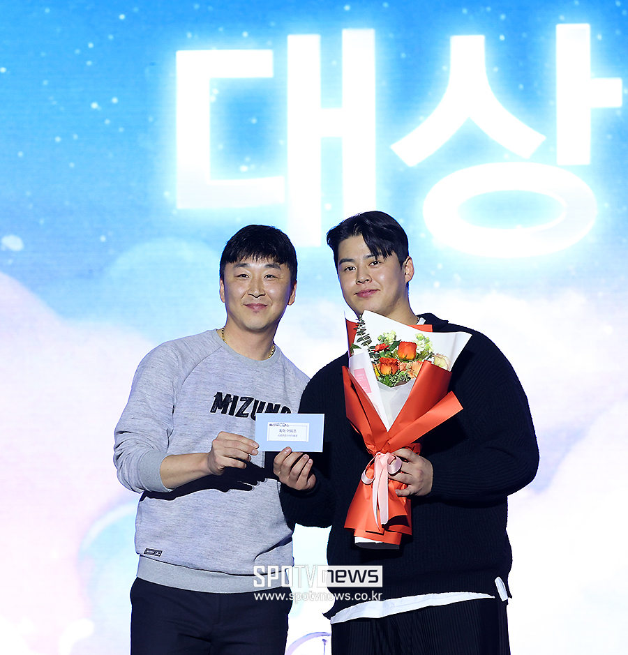 ▲ 정우람 노시환 ⓒ곽혜미 기자
