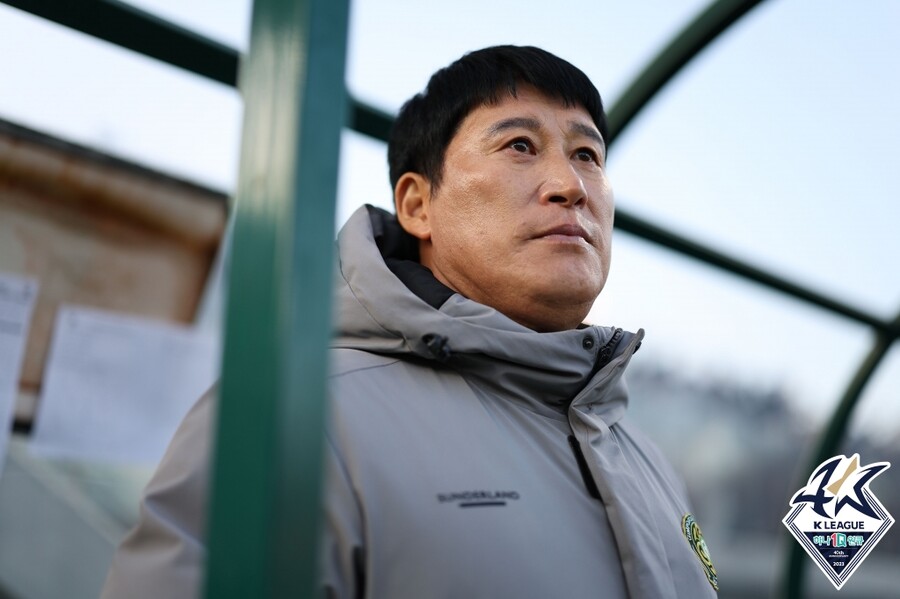 ▲ K리그2 감독상 고정운 김포FC 감독 ⓒ 한국프로축구연맹