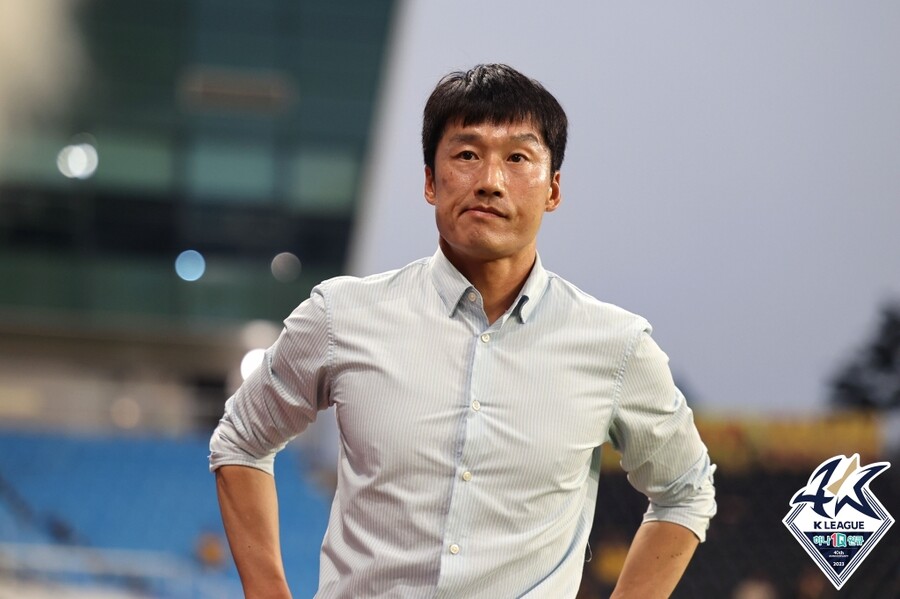 "SNS 안 해 주변 반응 신경 안 써…도발 안 피할 것" 코리안 무리뉴, 더 독해졌다