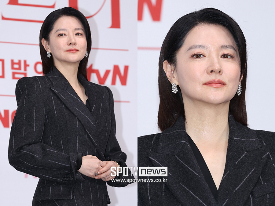 [스토리S] '천재 지휘자 변신' 이영애, 52세 나이 믿기지 않는 '청초 미모'