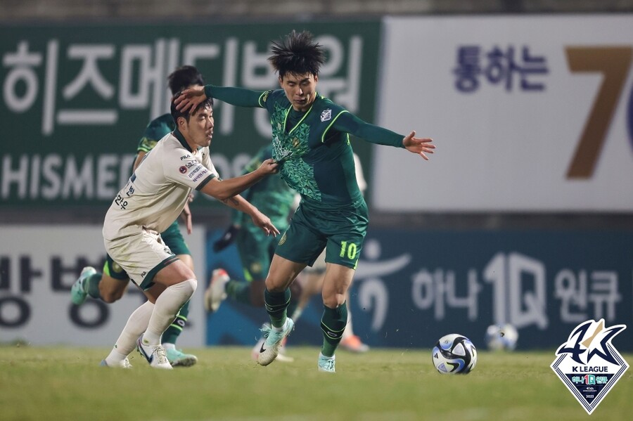 ▲ 김포FC-강원FC 승강 플레이오프 1차전. ⓒ한국프로축구연맹