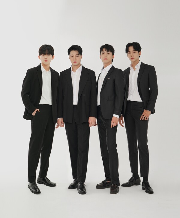 대형 트로트 아이돌그룹 에닉스, 베일 벗었다…비주얼 쇼크 남성 4인조