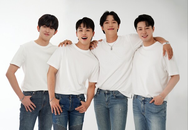 ▲ 내년 1월 데뷔하는  트로트 아이돌 그룹 에닉스. 제공|루체엔터테인먼트