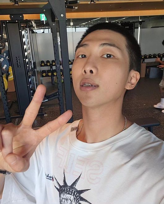 '입대' 방탄소년단 RM "기어이 그날 오고야 말아…미래에서 만나자"[전문]