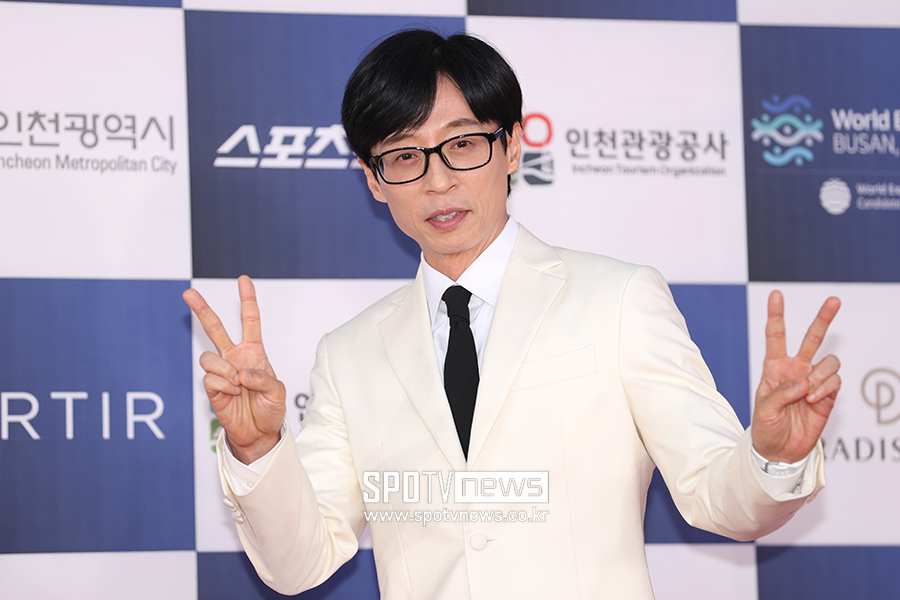 유재석, '올해를 빛낸 예능인' 1위…12년 연속 '유느님'
