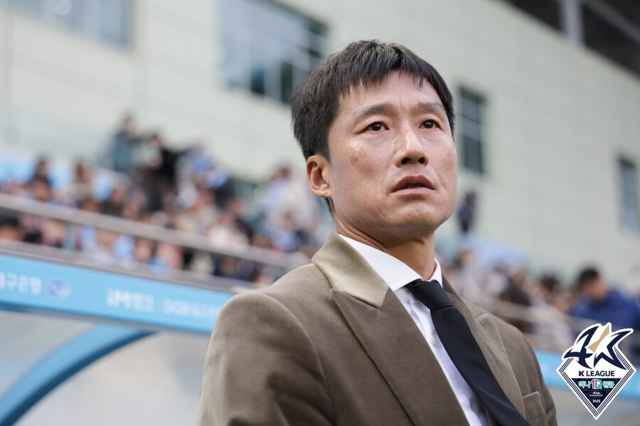 ▲ 광주FC가 이정효 감독과 2027년까지 장기 재계약을 체결했다 ⓒ한국프로축구연맹