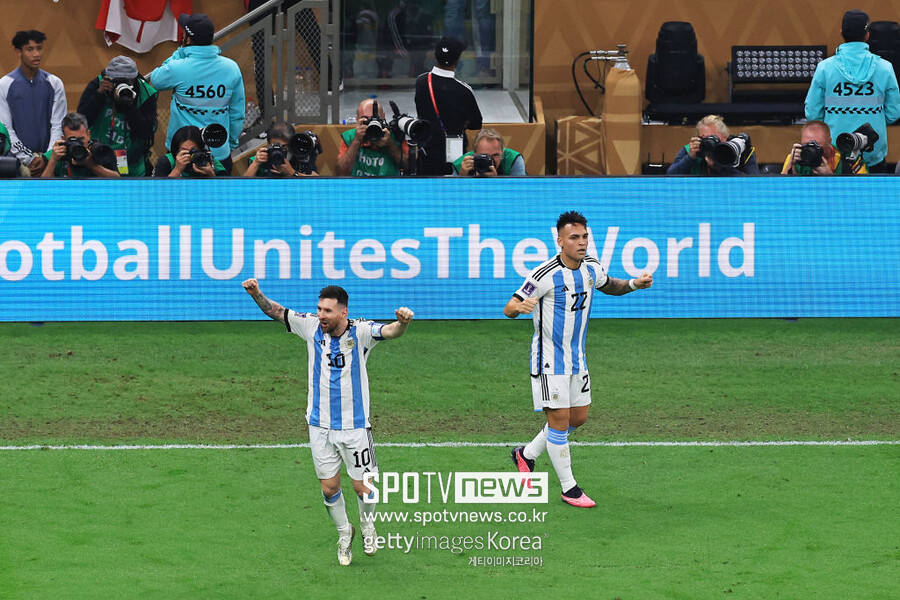 ▲ 메시와 라우타로