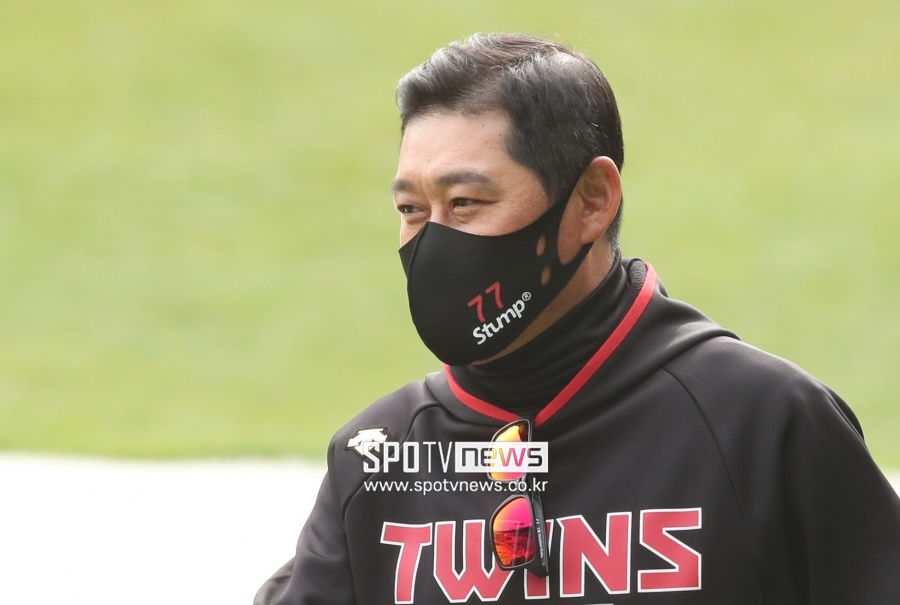 "한국의 이치로 이종범에게 등번호 내줬다, 그리고 은퇴 생각" 주니치 8번에 이런 사연이…