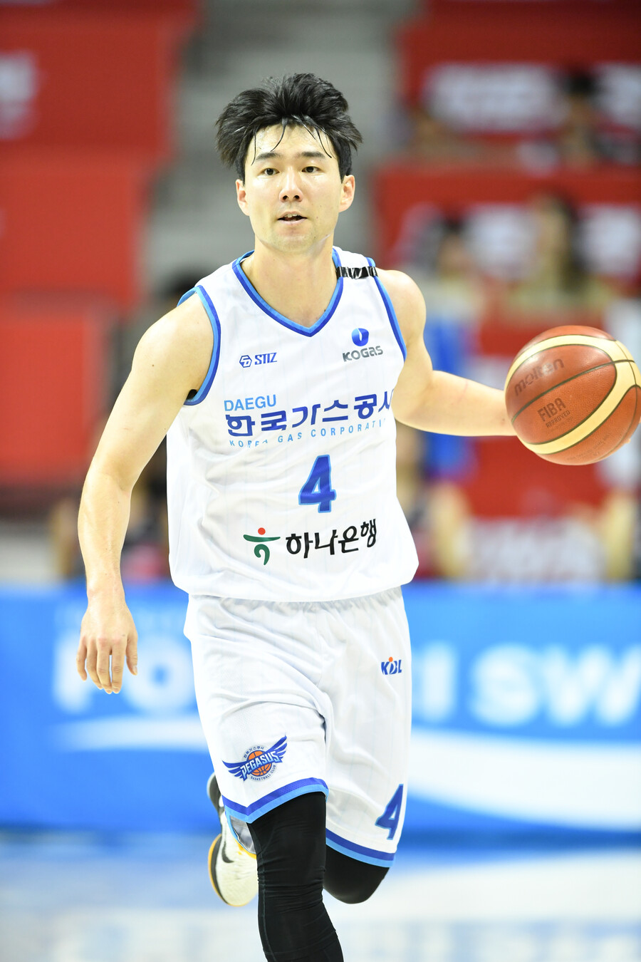 ▲ 한국가스공사 선수단이 차바위를 위해 뛰었다. ⓒKBL