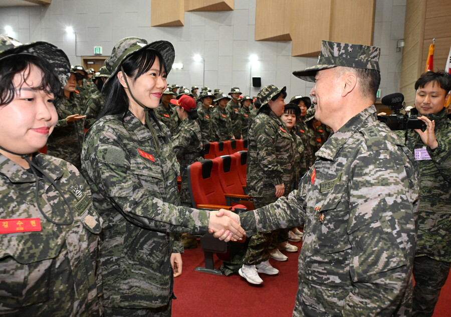 국가대표 선수단 ‘원 팀 코리아 캠프’ 수료…김우진·오혜미 표창