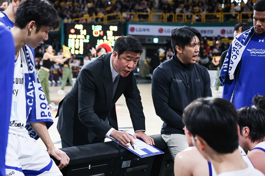 '2시즌 연속 꼴찌' 은희석 삼성 감독 자진 사퇴, 남은 시즌 김효범 감독대행으로