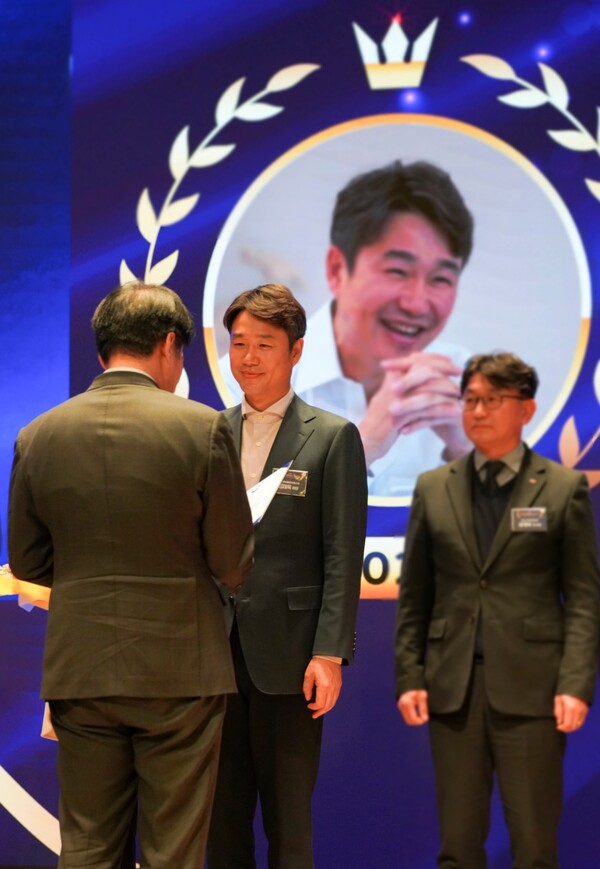 가수 출신 사업가 김태욱, 산업통상자원부 장관 표창 수상