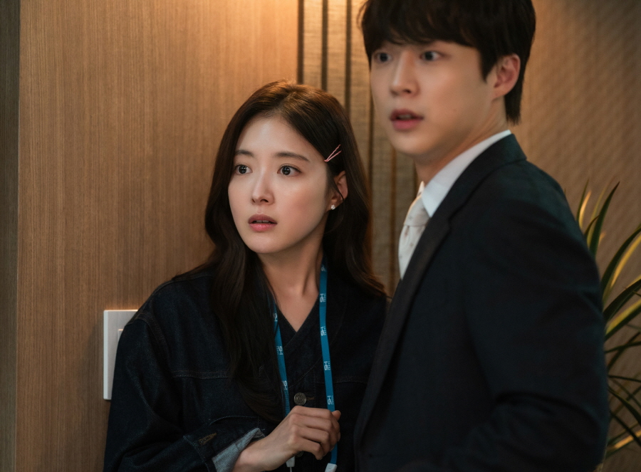 이세영·배인혁, 사무실에서 뭐하는 짓이야…'커플 미어캣' 화들짝('열녀박씨 계약결혼뎐')
