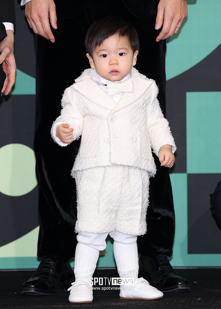 [포토S] 연준범, '왕자 같은 똥별이!'