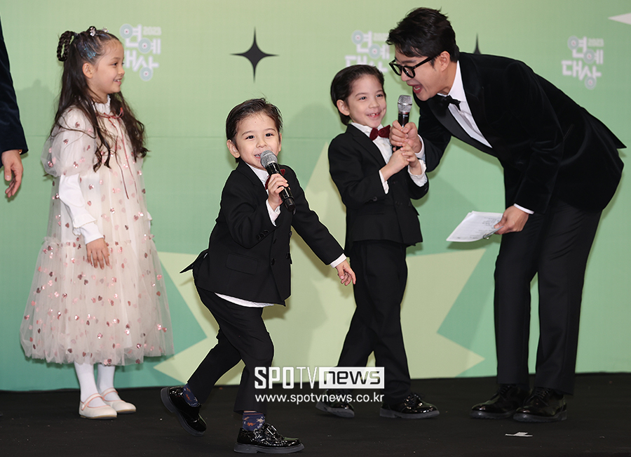 [포토S] 찐건나블리, '사랑스러워!'