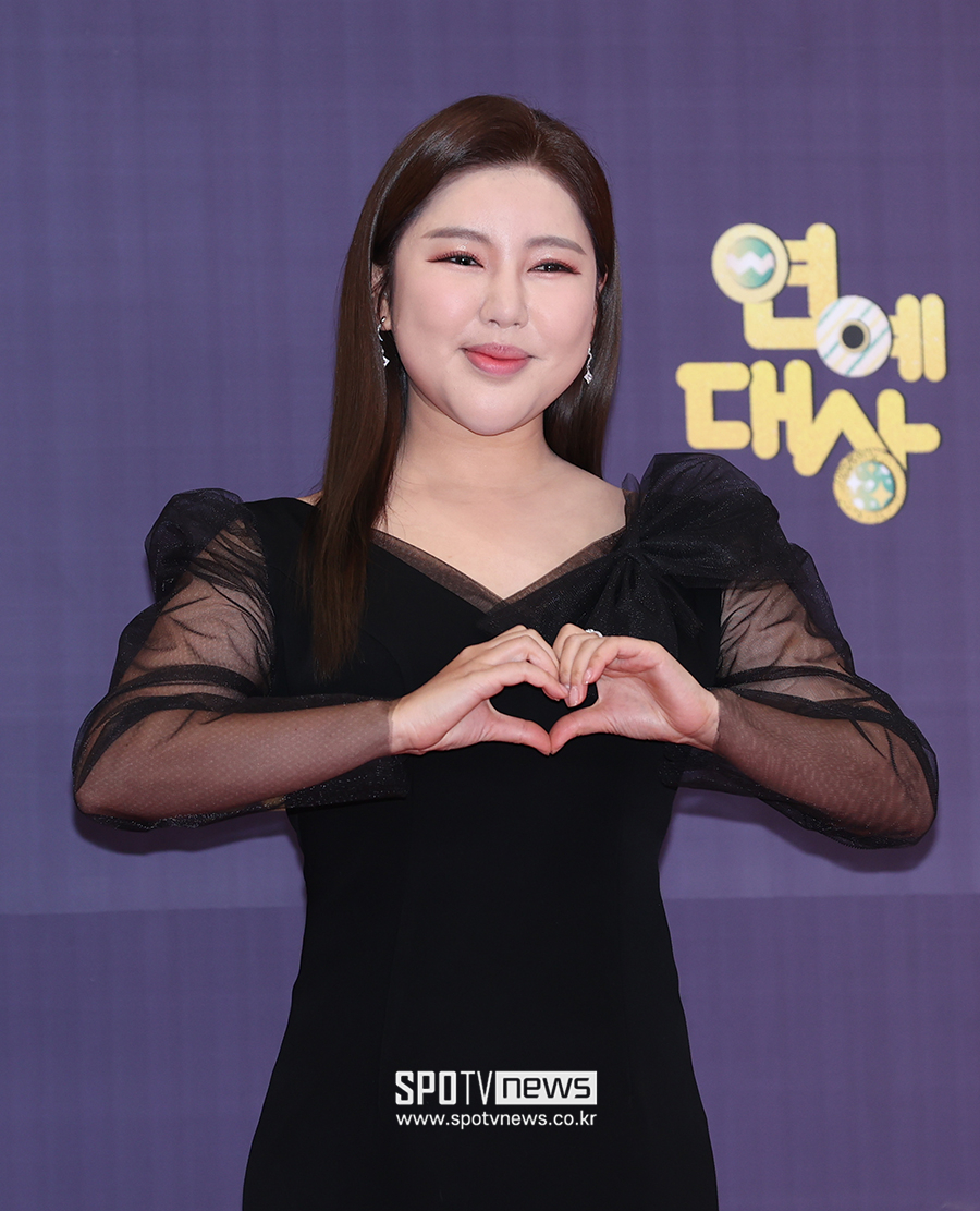 "그 가수에 그 팬" 송가인 팬클럽, 사회적협동조합에 500만원 기부[공식]