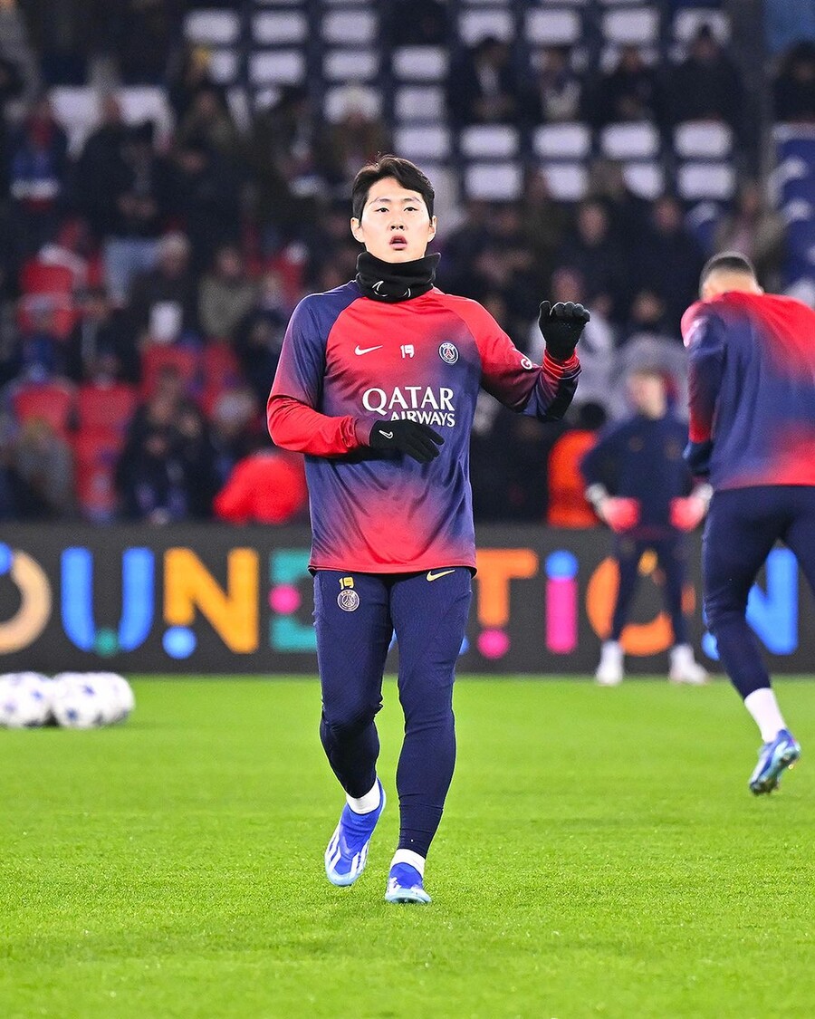 "메시 후계자→한국의 슈퍼스타" 이강인, 반년 만에 리그앙 대표로 우뚝...음바페와 포스터 싹쓸이