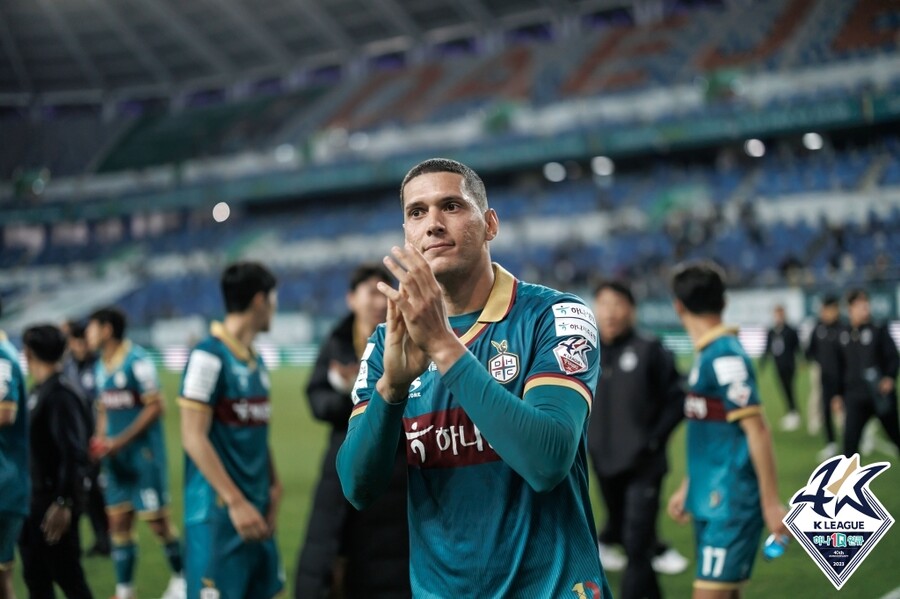 ▲ 전북현대는 27일 구단 보도자료를 통해 "K리그에서 검증된 최고의 스트라이커 티아고를 대전하나시티즌에서 영입했다"고 발표했다 ⓒ한국프로축구연맹