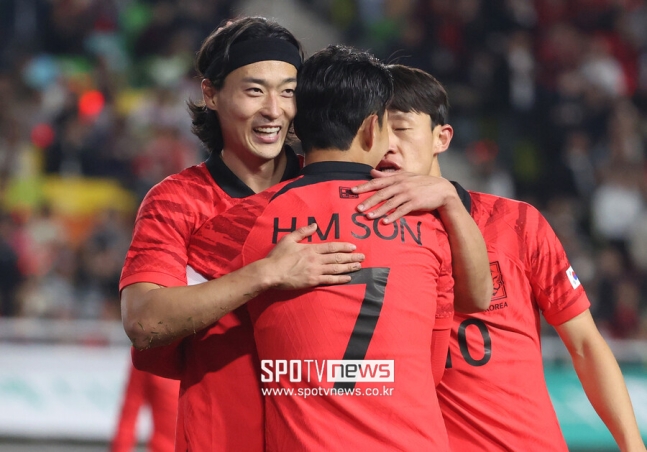▲ 64년 만의 아시안컵 정상에 도전하는 한국 축구대표팀의 26인 최종 명단이 28일 용산CGV에서 열린 명단 발표식을 통해 공개됐다  ⓒ곽혜미 기자