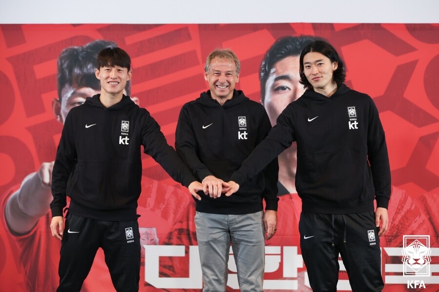 ▲ 64년 만의 아시안컵 정상에 도전하는 한국 축구대표팀의 26인 최종 명단이 28일 용산CGV에서 열린 명단 발표식을 통해 공개됐다  ⓒ대한축구협회