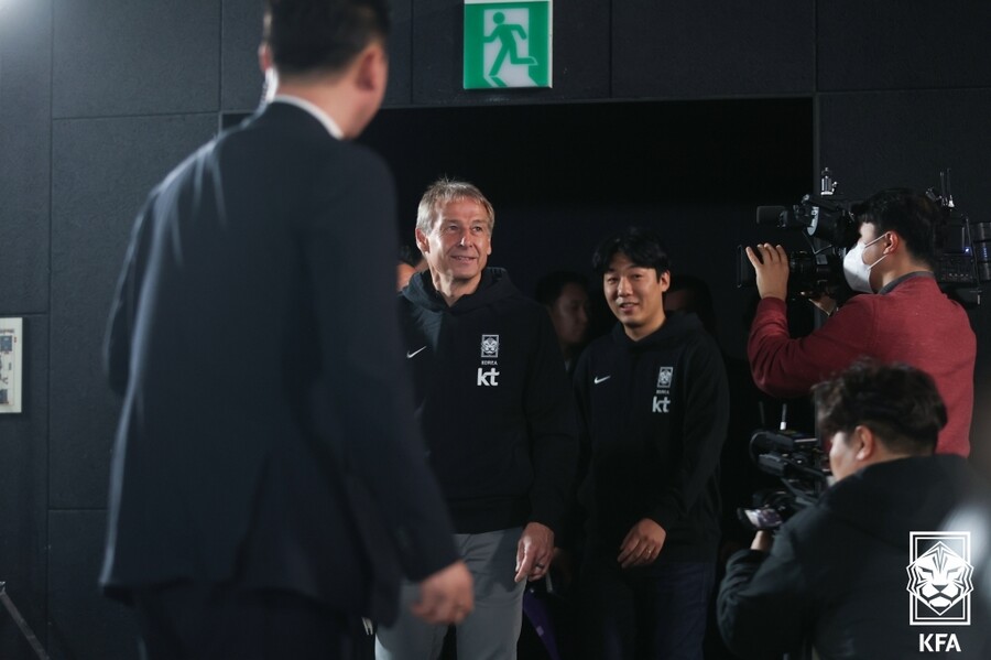 ▲ 64년 만의 아시안컵 정상에 도전하는 한국 축구대표팀의 26인 최종 명단이 28일 용산CGV에서 열린 명단 발표식을 통해 공개됐다  ⓒ대한축구협회
