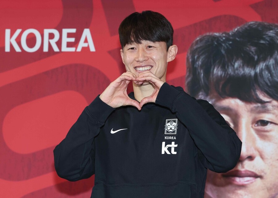 ▲ 축구 국가대표 미드필더 이재성이 28일 오전 서울 용산구 CGV 용산아이파크몰점에서 열린 2023 아시아축구연맹(AFC) 카타르 아시안컵 축구국가대표팀 최종명단 발표식에 참석했다 ⓒ 연합뉴스
