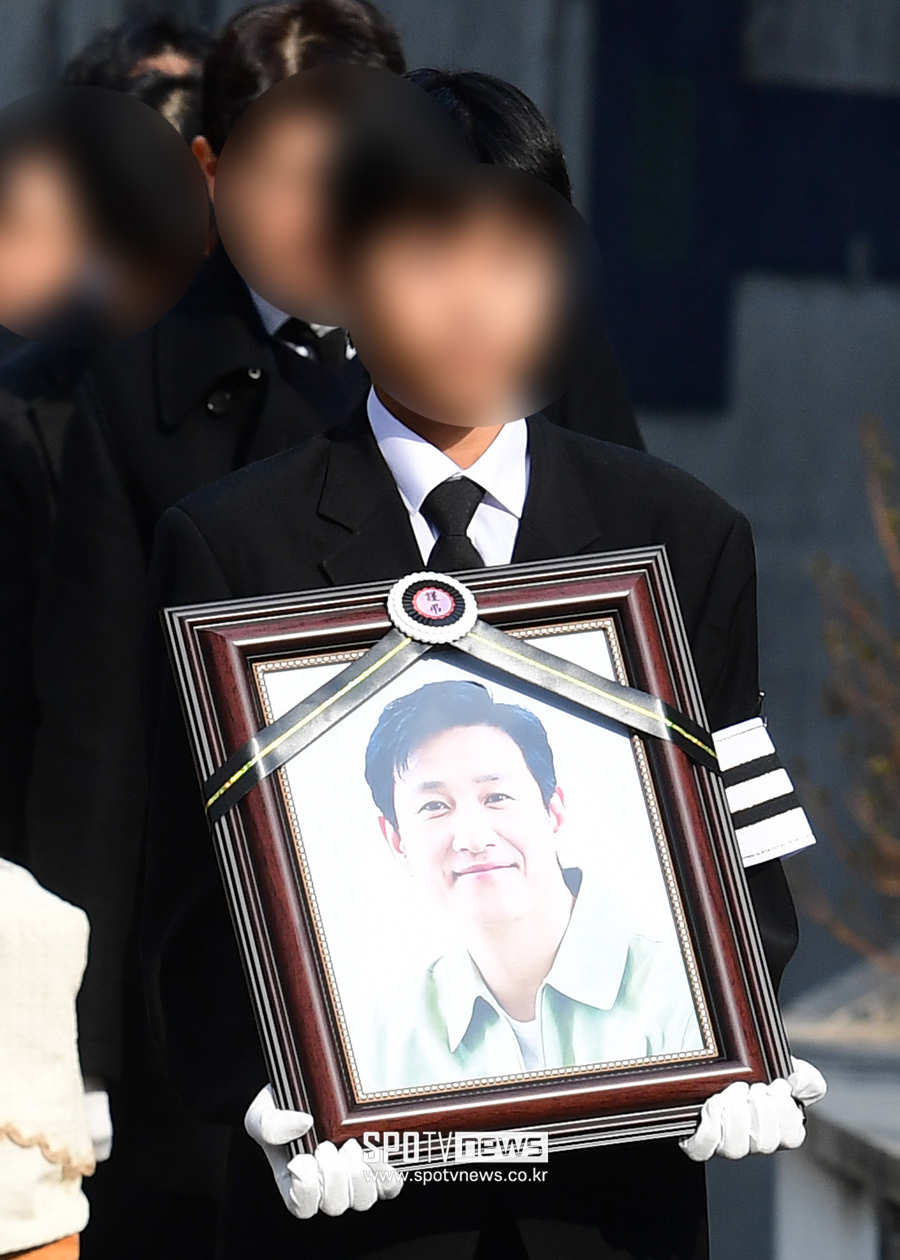 ▲ 고 이선균 발인 ⓒ사진공동취재단