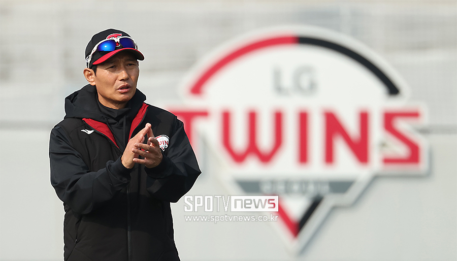 "이런 1위 팀이 어딨어요" 염경엽 감독 웃음에 욕심이 숨었다…내년엔 '우승 공식' 만든다 [결산 인터뷰]